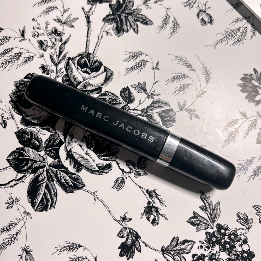 Marc Jacobs omega lash mascara #garnet